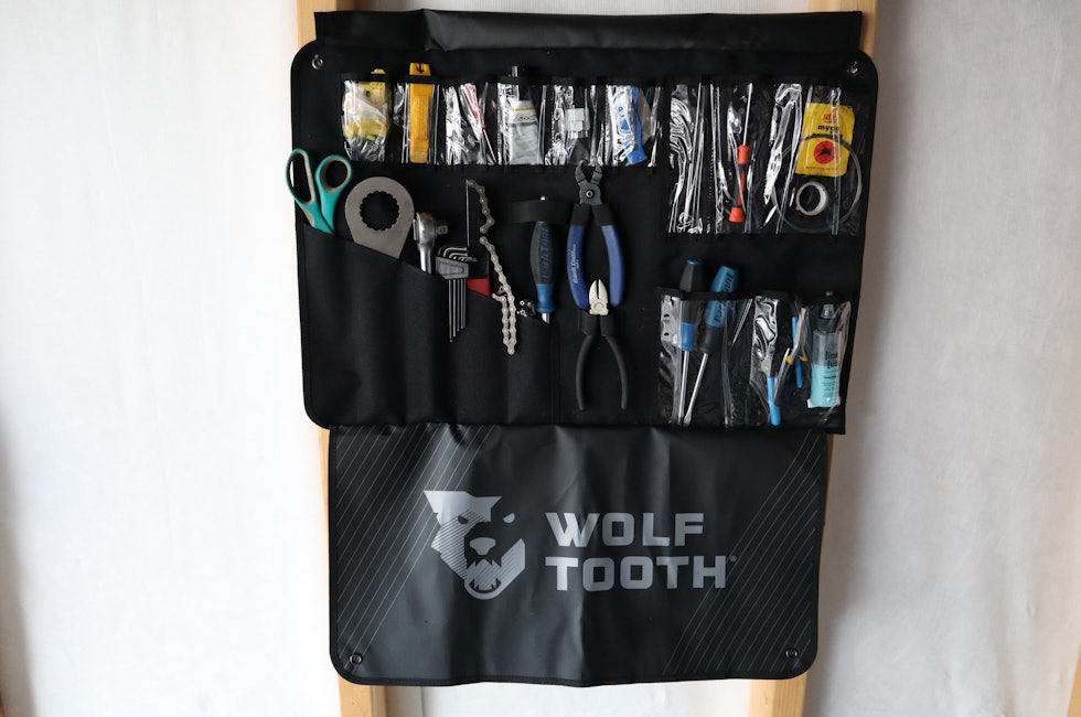 Tools For Wolves Test av Wolf Tooth Travel Tool Wrap | TERRENGSYKKEL.NO