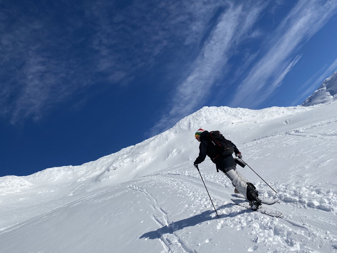 RUTINERT: Leonardo Bjerck er på vei opp Stavsnuten, et fjell han kjenner meget godt. RUTINERT: Leonardo Bjerck er på vei opp Stavsnuten, et fjell han kjenner meget godt.