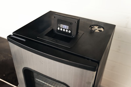 POP UP: Skapet leveres med popup display som er enkelt å betjene. POP UP: Skapet leveres med popup display som er enkelt å betjene.