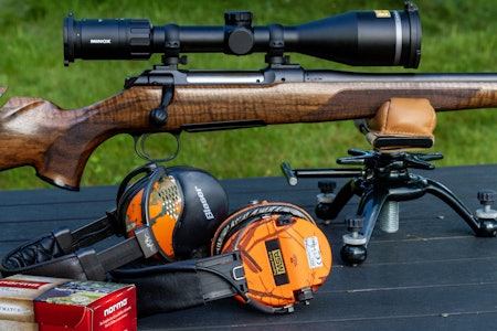 STILLE DUELL: Hvilket hørselvern er det beste av Blaser Ear Protector og Sordine Supreme Pro-X? Begge har sine styrker og svakheter. STILLE DUELL: Hvilket hørselvern er det beste av Blaser Ear Protector og Sordine Supreme Pro-X? Begge har sine styrker og svakheter.