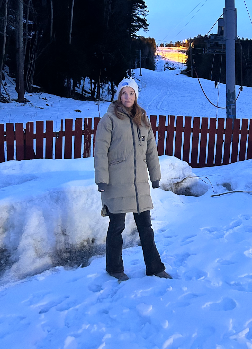 ENGASJERT: Camilla Heimdal er leder for Årvoll Freeski og mener dette er et viktig tiltak for å bevare freeskiiljøet på Årvoll. Foto: William Bostadløkken