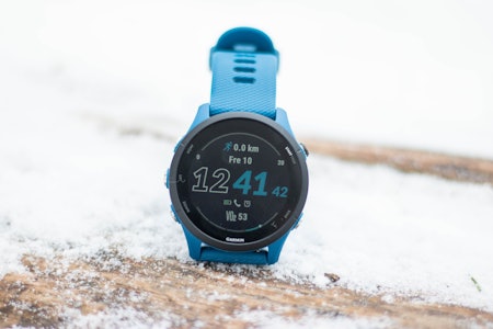 LØPEKLOKKE SOM HAR ALT: Garmin Forerunner 255 har et stort antall verktøy og funksjoner som er relevant for løpere. Foto: Knut Andreas Lone garmin forerunner 255 test pulsklokke
