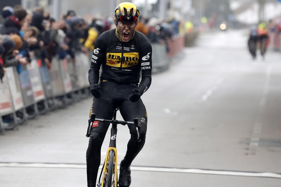 MAKTDEMONSTRASJON: Per har trent mye i dårlig vær på Jæren. Det kom antagelig godt med da han vant Ronde van Drenthe. Foto: Cor Vos