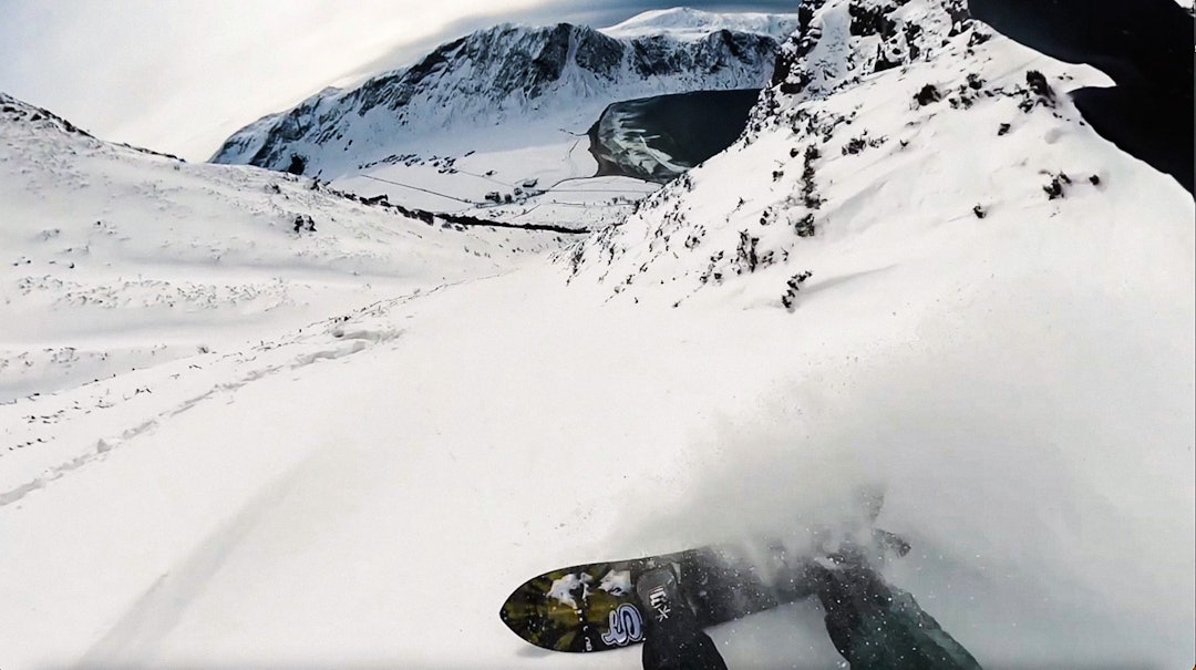 SJELDNE FORHOLD: Snøen og forholdene i renna var langt bedre enn hva Audun Oddenss hadde sett for seg. Skjermdump: Audun Oddenes SJELDNE FORHOLD: Snøen og forholdene i renna var langt bedre enn hva Audun Oddenss hadde sett for seg. Skjermdump: Audun Oddenes