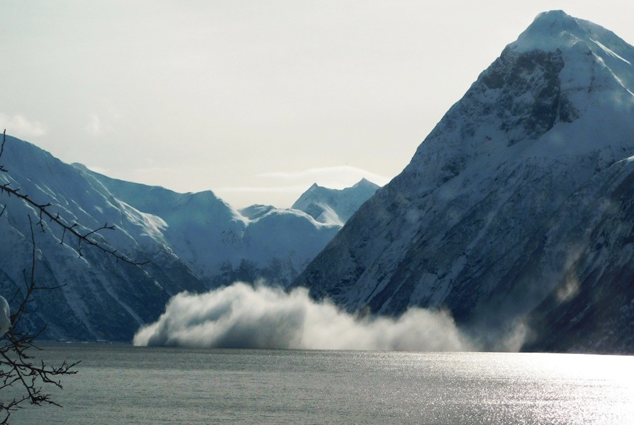 KREFTER: Et stort snøskred på Sunnmøre. Foto: Regobs.no / Kåre Myklebust KREFTER: Et stort snøskred på Sunnmøre. Foto: Regobs.no / Kåre Myklebust