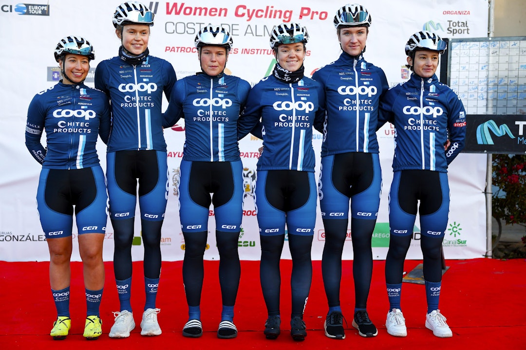 LØFTER SATSINGA: I februar reiser hele Team Coop-Repsol på felles samling i spanske Denía. Samarbeid rundt lager/kontor, felles utstyr og administrasjon skal også gjøre konseptet bedre for begge kjønn i 2024. team coop hitec products