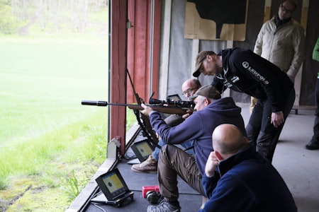 Tenk at du er på skytebanen for å lære, ikke for å vise hvem som er best. Med god oppfølging på skytebanen har du muligheten til å bli en bedre skytter. Tenk at du er på skytebanen for å lære, ikke for å vise hvem som er best. Med god oppfølging på skytebanen har du muligheten til å bli en bedre skytter.