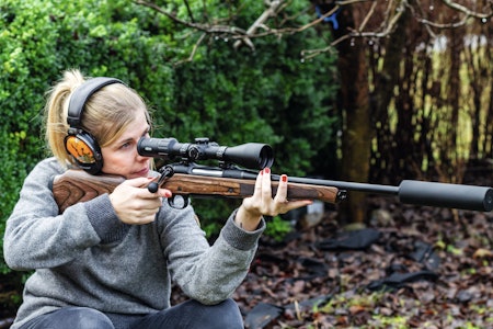 Damemodellen Haenel Jaeger NXT DS har litt høyere kinnstøtte og brattere pistolskjefte. Haenel Jaeger NXT DS damerifle test