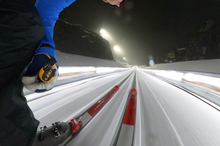 KLAR FOR ROTASJON: Her setter Anders Backe (37) utfor skiflygingsbakken i Vikersund, og lader opp til 180-graders rotasjon ut hoppet i gigantbakken. Foto: Paul Lockhart KLAR FOR ROTASJON: Her setter Anders Backe (37) utfor skiflygingsbakken i Vikersund, og lader opp til 180-graders rotasjon ut hoppet i gigantbakken. Foto: Paul Lockhart