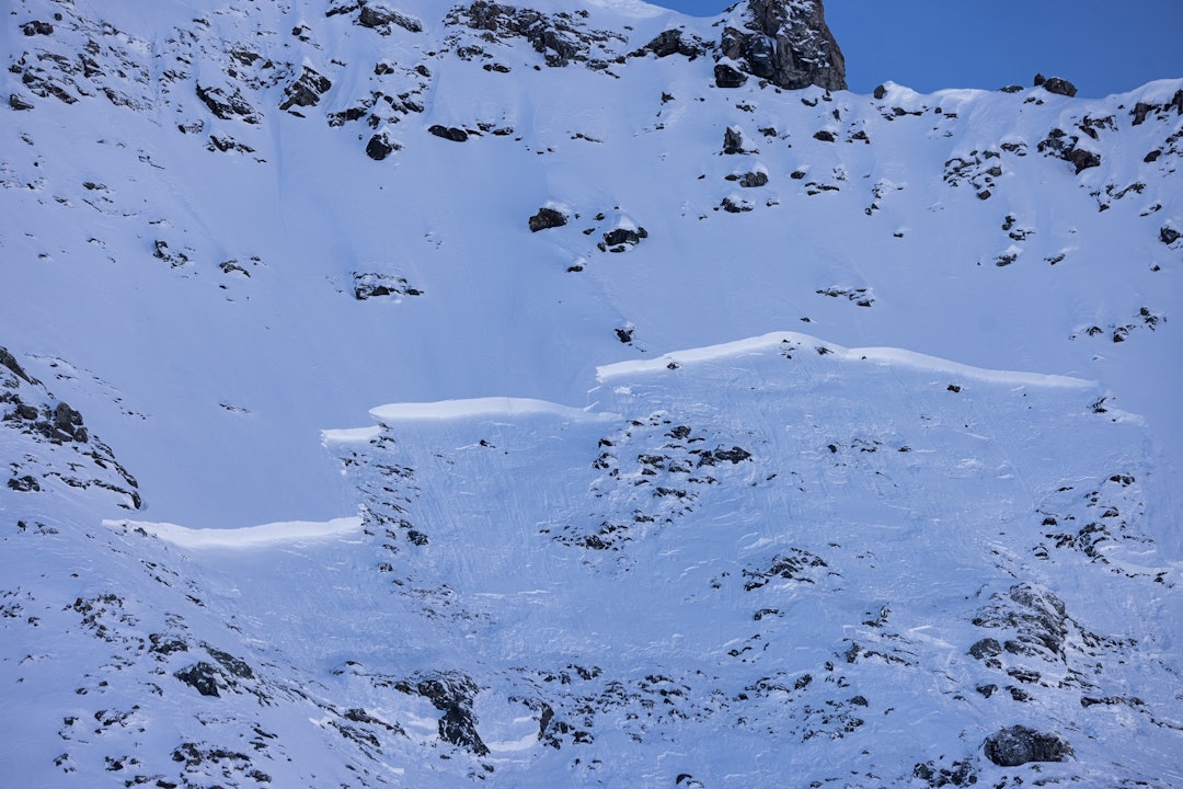 SKRED: Ett av flere skumle snøskred på Bec de Rosses i Verbier tirsdag. Foto: Dom Daher SKRED: Ett av flere skumle snøskred på Bec de Rosses i Verbier tirsdag. Foto: Dom Daher