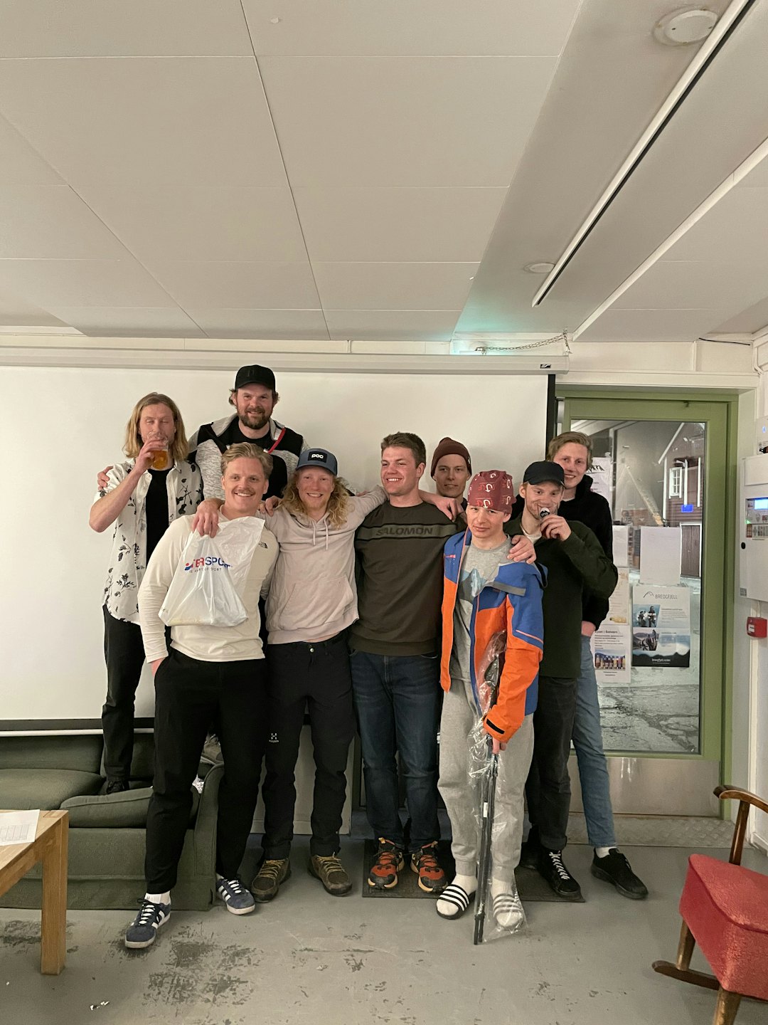 GOD GJENG: Totalt stilte ni deltakere til konkurransen og det var god stemning. Foto: Privat GOD GJENG: Totalt stilte ni deltakere til konkurransen og det var god stemning. Foto: Privat