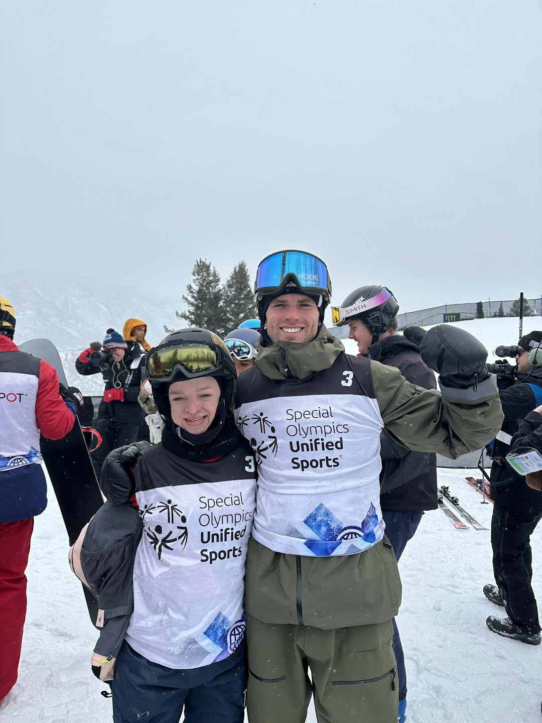 SPESIAL OLYMPICS: Mons Røisland var med i Special Olympics Unified i 2023 under X Games. En konkurranseform der en person med nedsatt funksjonsevne teamet opp med en person uten nedsatt funksjonsevne. Røisland deltok sammen med Daina Shilts. Foto: Solveig Strømme SPESIAL OLYMPICS: Mons Røisland var med i Special Olympics Unified i 2023 under X Games. En konkurranseform der en person med nedsatt funksjonsevne teamet opp med en person uten nedsatt funksjonsevne. Røisland deltok sammen med Daina Shilts. Foto: Solveig Strømme