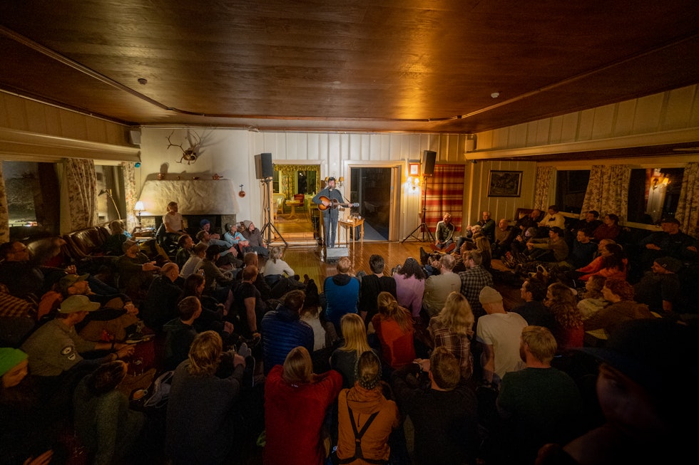 Her frå High Camp Vatnahalsen 2023 og konsert med Bjørn Tomren. Foto: Brynjar Tvedt