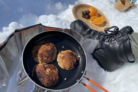 HJEMMELAGDE TURKJEKS: Disse er smakssatt med sjokolade. Foto: Sigrid Henjum sjokoladekjeks på primus