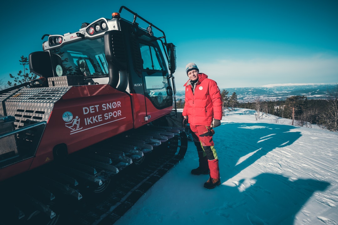 PREPPER: – Jeg prøver å preppe sånn at jeg vet at det er lenge til første skigåer kommer, for da får sporet satt seg. Et fersk spor er ikke et godt spor, sier løypeprepper Kjetil Gundersen. Foto: Bård Gundersen PREPPER: – Jeg prøver å preppe sånn at jeg vet at det er lenge til første skigåer kommer, for da får sporet satt seg. Et fersk spor er ikke et godt spor, sier løypeprepper Kjetil Gundersen. Foto: Bård Gundersen