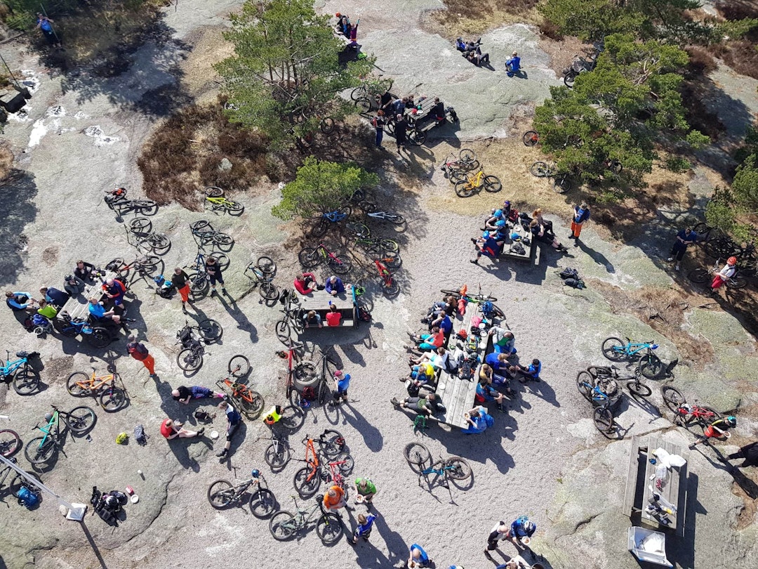 SESONGÅPNING: Svabergene utenfor Fredrikstad egner seg godt til en tidlig sesongstart på stisykkelen. Foto: Gresvik IF Stisyklister fredrikstad cruxjam