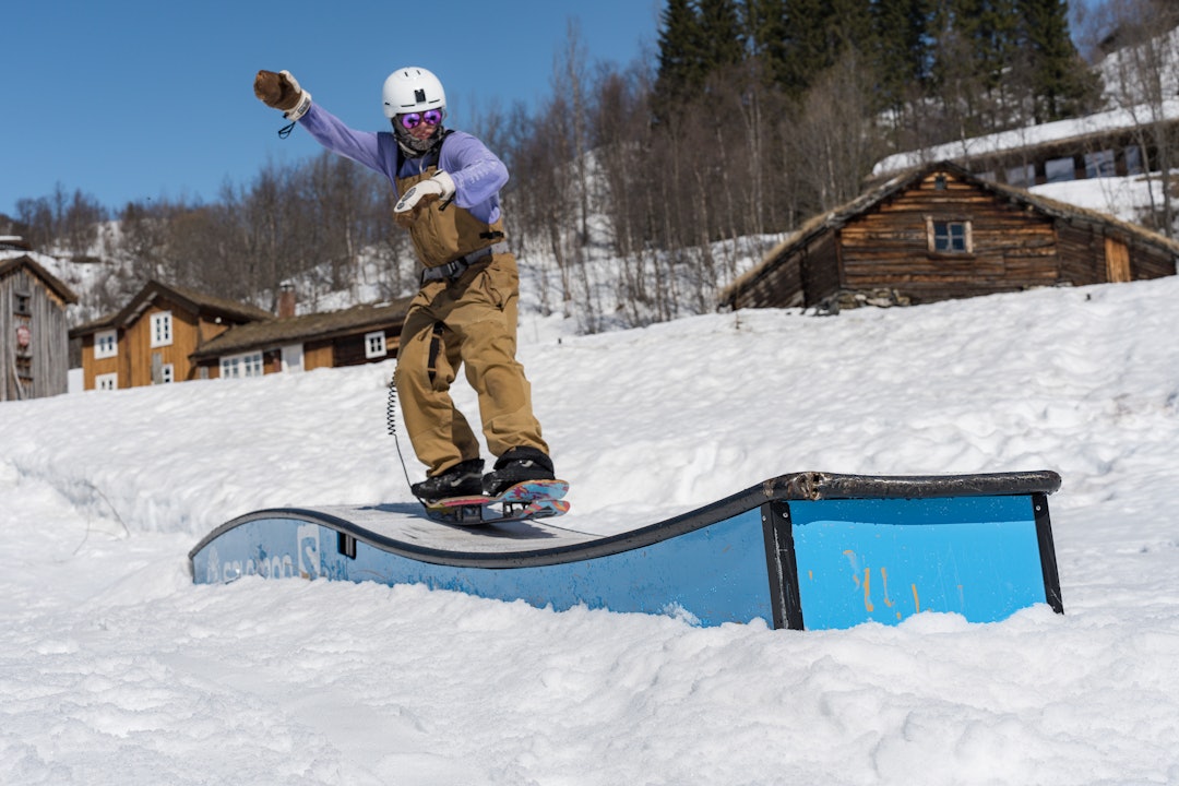 TAILPRESS: Ryan Waldbillig legger seg bakpå over roller-boxen. Foto: Ole Andreas Stang