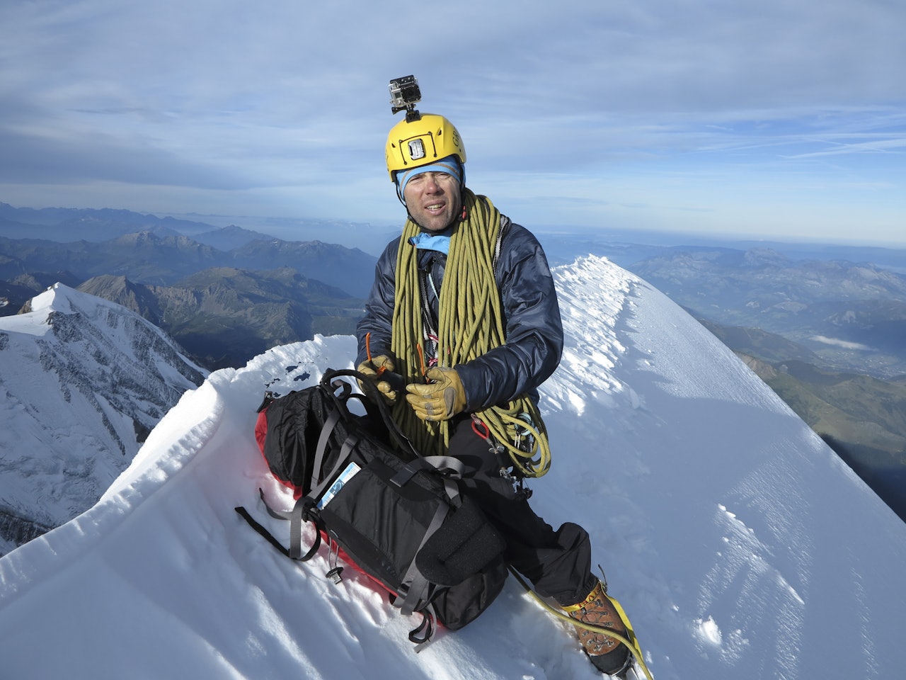 Bionassayryggen leder opp til Mont Blanc og byr på både fjellklatring og en spektakulær snørygg. Foto: Geir Moen Bionassayryggen leder opp til Mont Blanc og byr på både fjellklatring og en spektakulær snørygg. Foto: Geir Moen