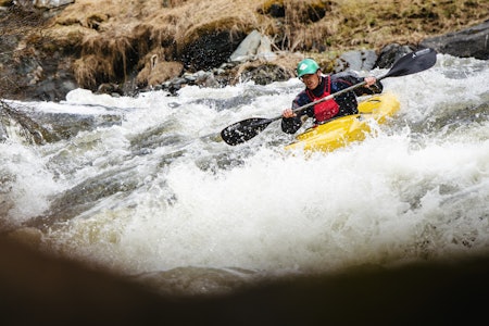 VESTER SOM STÅR TIL STRYK: Ja, altså elvestryk. Vi har testet fire av sommerens beste flytevester for bratt elvepadling. Foto: Martin Innerdal Dalen VESTER SOM STÅR TIL STRYK: Ja, altså elvestryk. Vi har testet fire av sommerens beste flytevester for bratt elvepadling. Foto: Martin Innerdal Dalen
