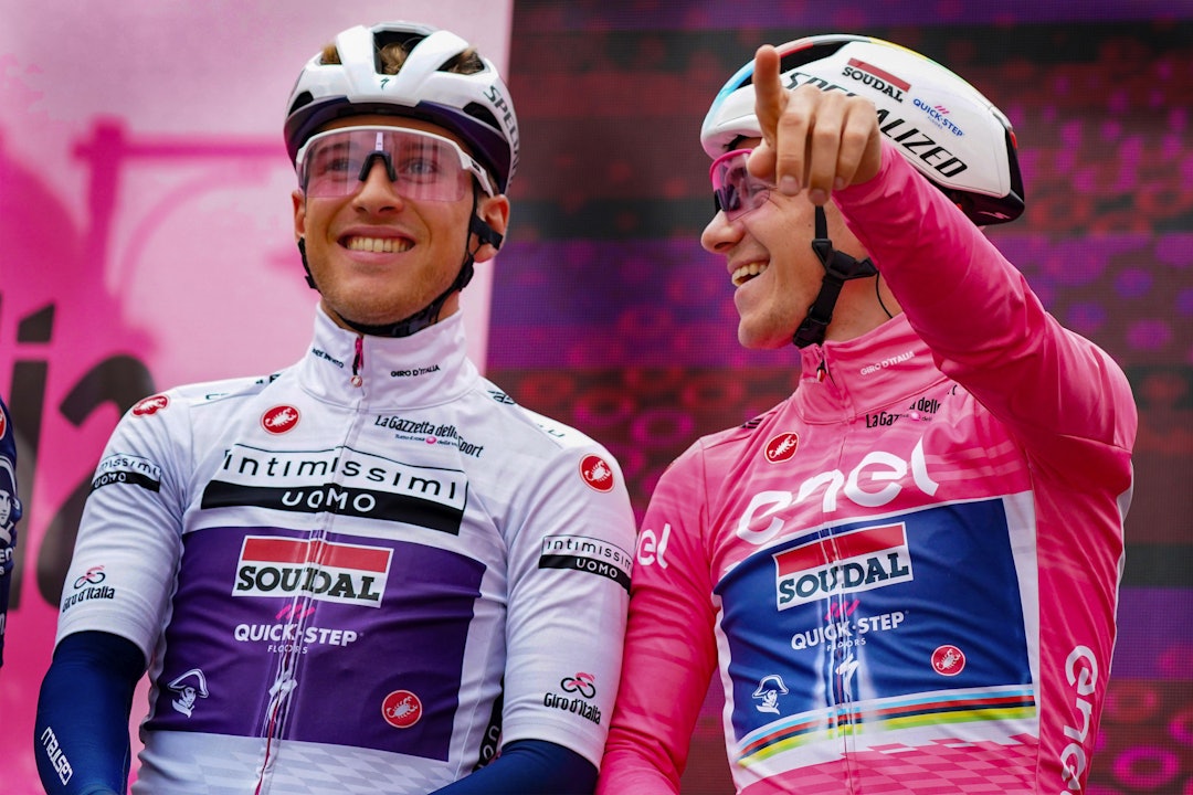 ROSA TRØYE I POTTEN: Det var foran etappen ventet at Remco Evenepoel kunne være villig til å slippe grepet om La Maglia Rosa. FOTO: Cor Vos ROSA TRØYE I POTTEN: Det var foran etappen ventet at Remco Evenepoel kunne være villig til å slippe grepet om La Maglia Rosa. FOTO: Cor Vos