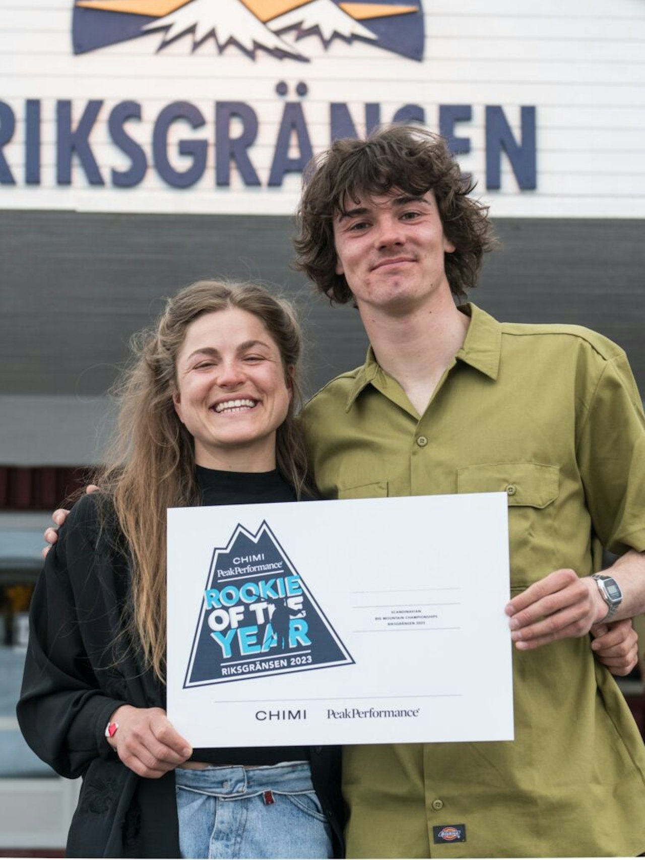 TALENTER: Snowboarder Astrid Paulsson og skikjører Olof Halvarsson ble kåret til Rookie of the year under The Scandinavian Big Mountain Championship. Foto: Erik Westberg TALENTER: Snowboarder Astrid Paulsson og skikjører Olof Halvarsson ble kåret til Rookie of the year under The Scandinavian Big Mountain Championship. Foto: Erik Westberg