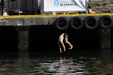 NY SEIER: Emil Lybekk i ferd med å hoppe inn til enda en seier i verdenscupen i døds. Foto: World Døds Federation NY SEIER: Emil Lybekk i ferd med å hoppe inn til enda en seier i verdenscupen i døds. Foto: World Døds Federation