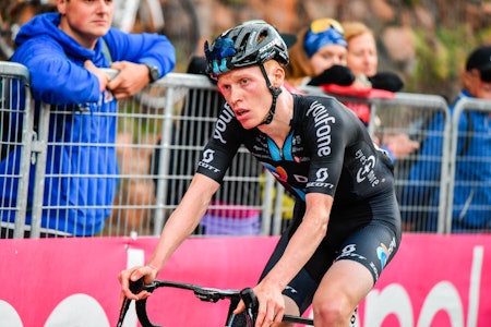 SLET MOT DE BESTE: Andreas Leknessund krysser målstreken på tirsdagens etappe, hvor han tapte tid i sammendraget. Foto: Cor Vos SLET MOT DE BESTE: Andreas Leknessund krysser målstreken på tirsdagens etappe, hvor han tapte tid i sammendraget. Foto: Cor Vos