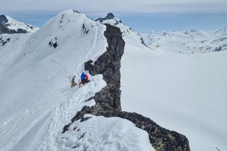 FORTSATT MYE SNØ: Snøsituasjonen i Jotunheimen mot slutten av mai. Det er mye vinter igjen. Foto: Sveinung Mosnes FORTSATT MYE SNØ: Snøsituasjonen i Jotunheimen mot slutten av mai. Det er mye vinter igjen. Foto: Sveinung Mosnes