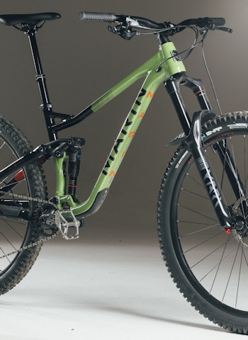 MOROMASKIN: Hvis du vil herje nedover på sti, er det gode grunner til å ta en titt på Marin Alpine Trail 7. Foto: Kristoffer H. Kippernes. marin alpine trail test