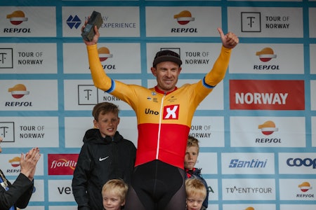 SEIER: Alexander Kristoff tok med seg barna – Leo, Liam, Luca og Louie – på podiet i Stavanger. Foto: Szymon Gruchalski