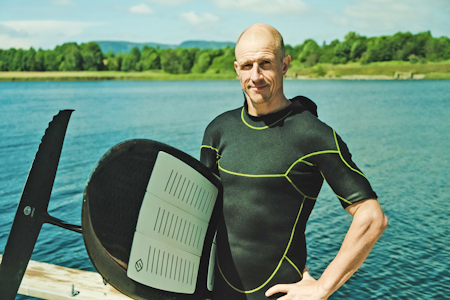 MED I MESTERNES MESTER: Terje Haakonsen hevder han er dårlig forberedt, om må satse på at de holder med et skippertak 12 dager før det smeller i Lindesnes. Foto: Christian Nerdrum MED I MESTERNES MESTER: Terje Haakonsen hevder han er dårlig forberedt, om må satse på at de holder med et skippertak 12 dager før det smeller i Lindesnes. Foto: Christian Nerdrum