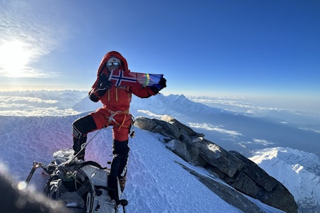 NY BESTIGNING: Kristin Harila klatret Annapurna 1 natt til mandag 5. juni. Dermed er hun ferdig med et av de farligste fjellene på listen. Dette bildet er fra forrige 8000-meters topp hun klatret; Dhaulagiri. Foto: Tenjen Lama Sherpa