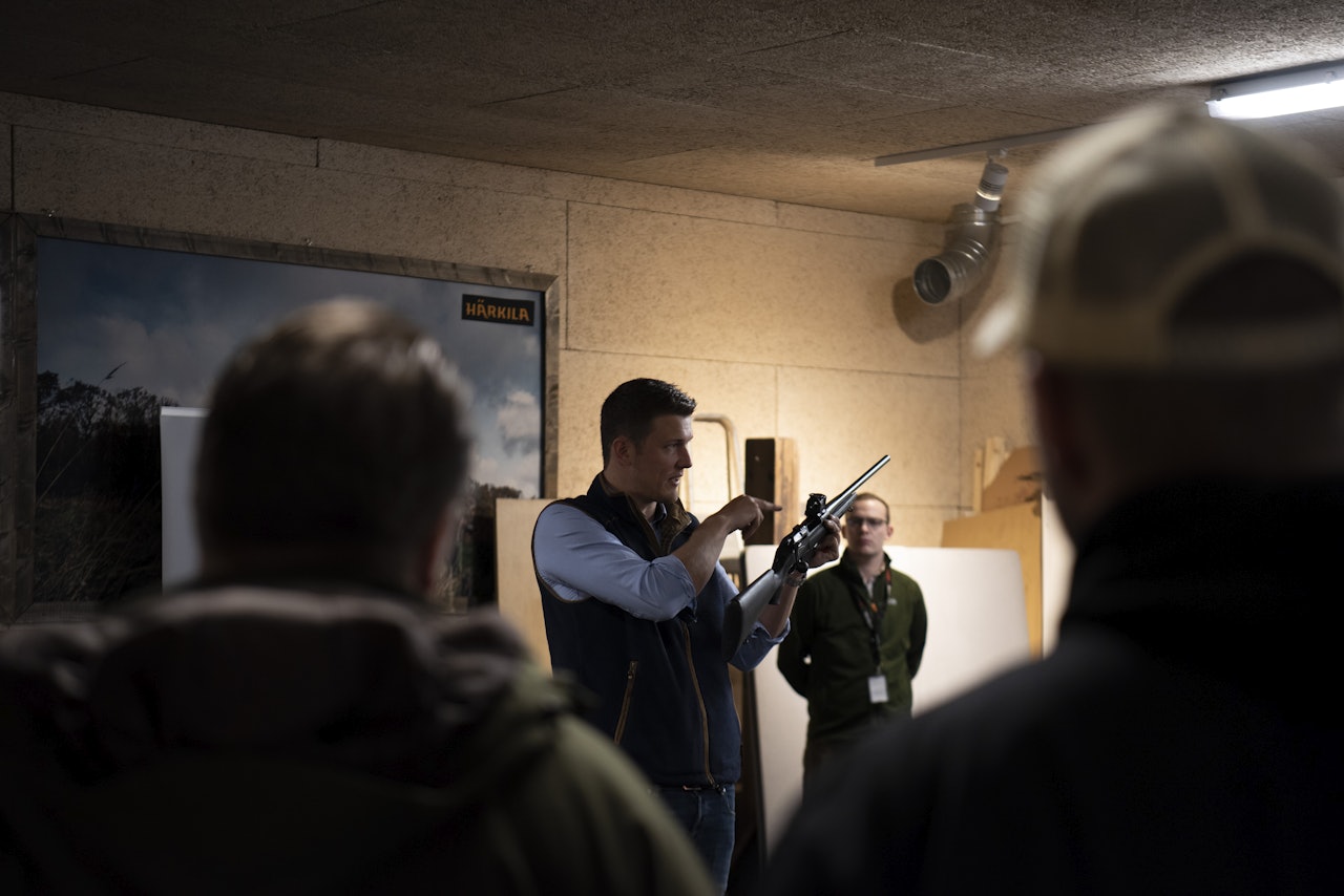 Alexander Nordin og hans kollegaer og samarbeidspartnere lover et eksklusivt, lærerikt og spennende program med flotte premier til deltakerne i Aimpoint Shooting Academy. Foto: Ola Damberg, Aimpoint