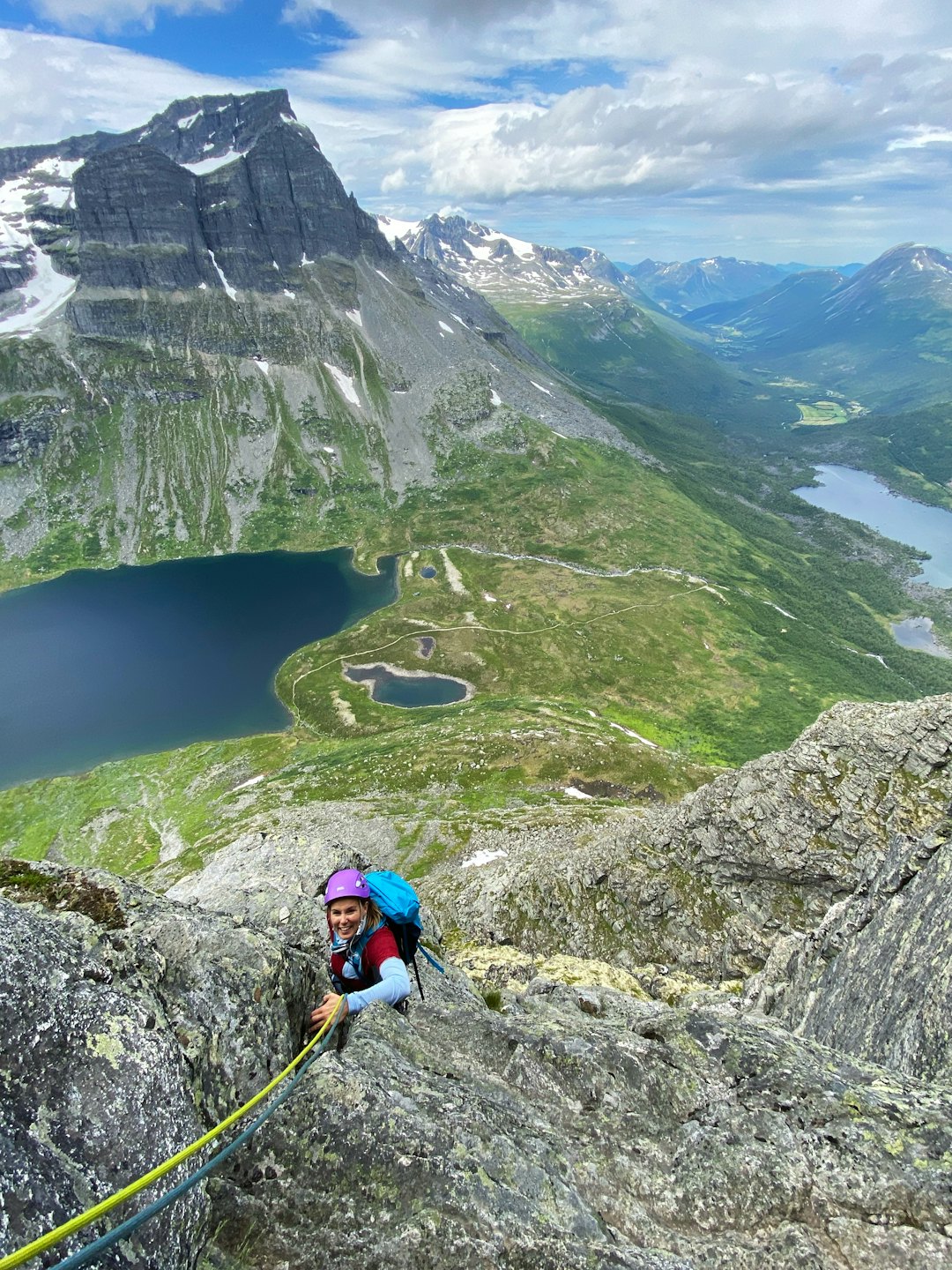 FAST OG FINT: Fjellklatringen i Innerdalen er top notch og utsikten i verdensklasse. Her fra Innerdalstårnet med Skarfjell i bakgrunnen. Foto: Tore Meirik FAST OG FINT: Fjellklatringen i Innerdalen er top notch og utsikten i verdensklasse. Her fra Innerdalstårnet med Skarfjell i bakgrunnen. Foto: Tore Meirik