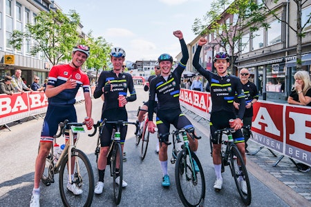 FØRST I MÅL: Sigurd Henriksen (t.v.) og Mikal Grimstad Uglehus (t.h.) jubler for seier i Bergen-Voss 2023. Foto: Mikael Tjemsland FØRST I MÅL: Sigurd Henriksen (t.v.) og Mikal Grimstad Uglehus (t.h.) jubler for seier i Bergen-Voss 2023. Foto: Mikael Tjemsland