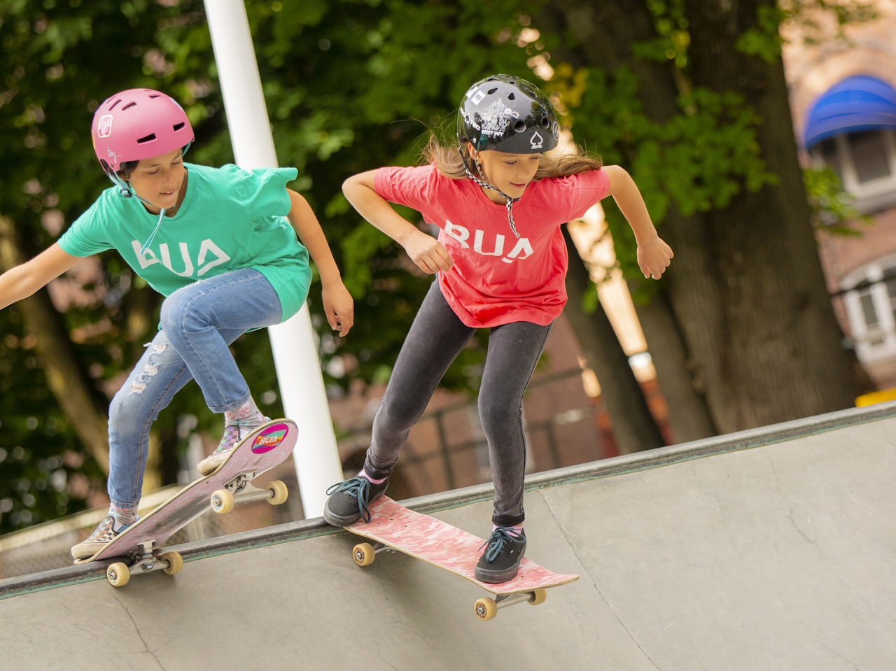 FULL FART: Lån deg et skateboard og skate deg gjennom sommeren! Foto: Rune Carlsen.