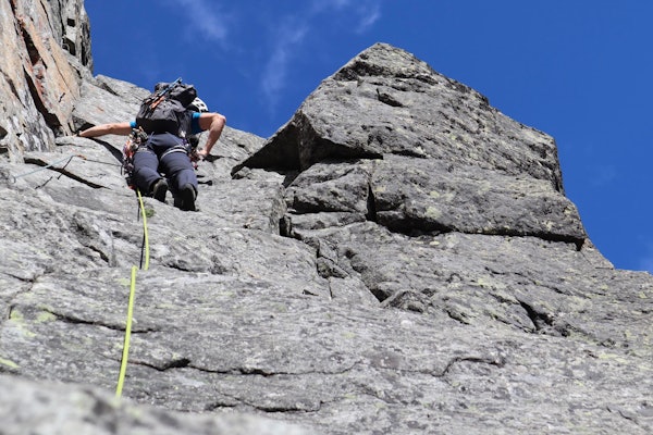 KLATRESEKK: Fra testing av klatresekken Arc´teryx Alpha på Bispen i Romsdal. Foto: Siv-Elin Skogen KLATRESEKK: Fra testing av klatresekken Arc´teryx Alpha på Bispen i Romsdal. Foto: Siv-Elin Skogen