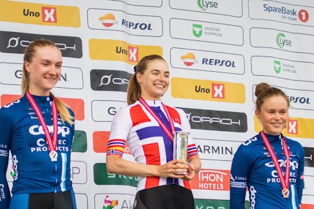 GULL OG KONGEPOKAL: Mie Bjørndal Ottestad stråler etter å ha tatt NM-gull på tempo. Foto: Knut Andreas Lone GULL OG KONGEPOKAL: Mie Bjørndal Ottestad stråler etter å ha tatt NM-gull på tempo. Foto: Knut Andreas Lone