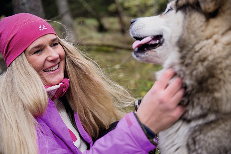 Turkompis: Malamuten Kira er Moa sin faste følgesven på tur. Foto: Line Hårklau moa_6 kopi_lav