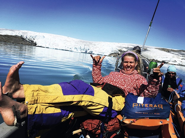 GUIDE: Ved vegs ende av årets Grønlandskryssing. Moa hadde med seg fem personar over isen som guide for Ousland, alle frå utlandet. Foto: Privat monica hundseid guide