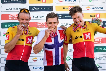 TRIPPEL: Uno-X tapetserte pallen ved Sandnes Arena. Foto: Knut Andreas Lone fredrik dversnes norgesmester