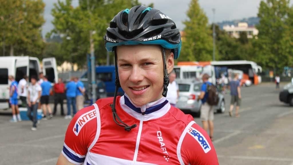 EN LETT KLATRER: Jonas Abrahamsen før start under junior-VM i Firenze tilbake i 2013. FOTO: Norges Cykleforbund