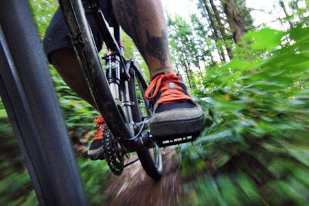 VÆR KREATIV: Det finnes et utall monteringsmuligheter for actionkameraene. FeatherlessFerrett monterte sitt på dempergaffelen på sykkelen. VÆR KREATIV: Det finnes et utall monteringsmuligheter for actionkameraene. FeatherlessFerrett monterte sitt på dempergaffelen på sykkelen.