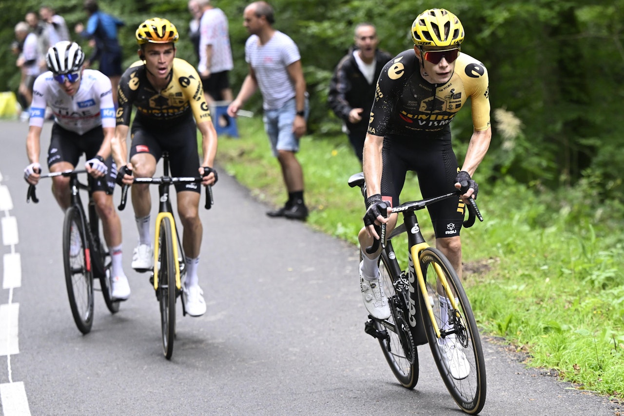 ANGREP: Jonas Vingegaard fløy oppover Col du Marie Blanque og distanserte Tadej Pogacar. Foto: Cor Vos ANGREP: Jonas Vingegaard fløy oppover Col du Marie Blanque og distanserte Tadej Pogacar. Foto: Cor Vos