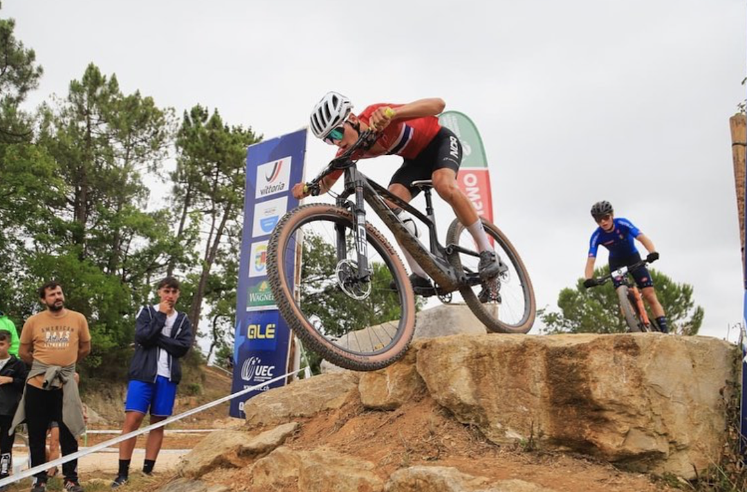 BORTEBANE: Til tross for baneutfordringene, viste Ekroll god form under mesterskapet. Skjermdump: Instagram Sivert Ekroll EM-bronse