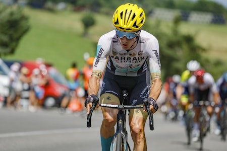 EN SEIER FOR KOMPISEN: Pello Bilbao samler inn penger for avdøde Gino Mäder underveis i årets Tour de France. Tirsdag klasket han til med etappeseier. FOTO: Cor Vos EN SEIER FOR KOMPISEN: Pello Bilbao samler inn penger for avdøde Gino Mäder underveis i årets Tour de France. Tirsdag klasket han til med etappeseier. FOTO: Cor Vos
