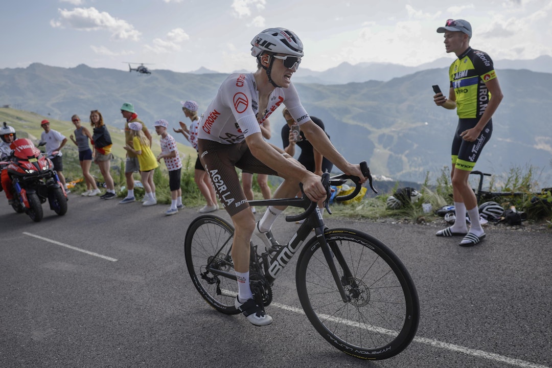 ETAPPEVINNER: Felix Gall tok med seg 40 klatrepoeng, 5000 euro og vant den 17.-etappen, dronningetappen, i årets tour. FOTO: Cor Vos