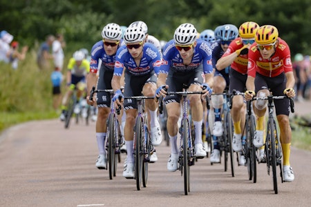 LA NED MYE JOBB: Uno-X Pro Cycling Team. FOTO: Cor Vos