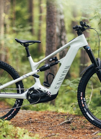 ENDURORIGG: Strive:ON er Canyons motoriserte alternativ til endurosyklistene. Foto: Kristoffer H. Kippernes. canyon strive on test