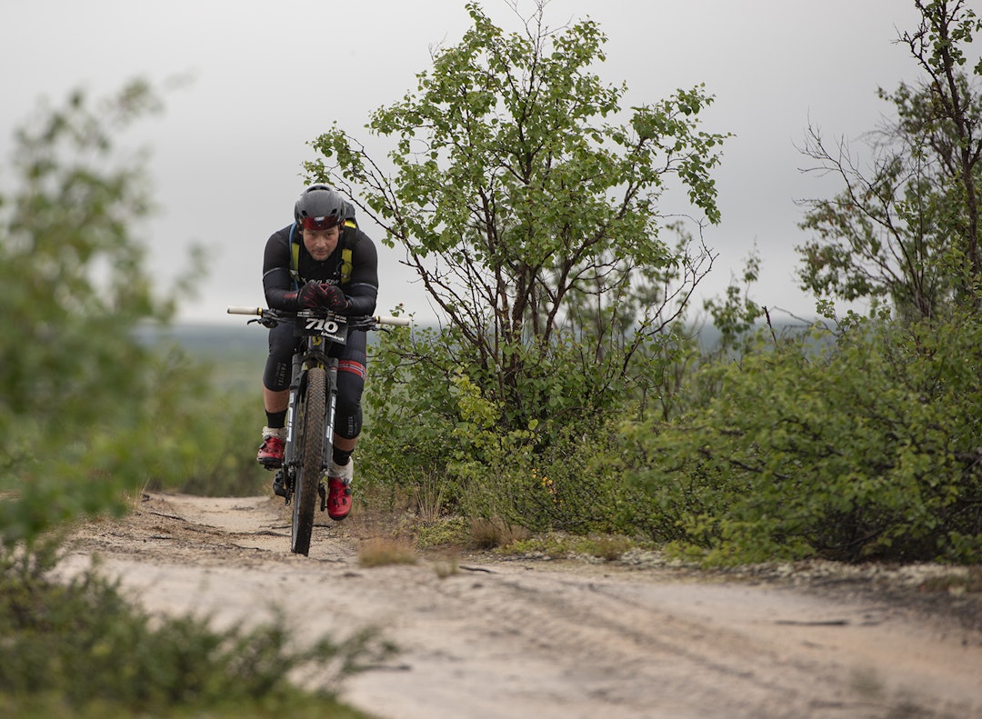 SOLO: 700 kilometer syklet Tor-Espen Jolma alene på vidda før han kronet sykkeluken med ytterligere 300 kilometer. Foto: Morten Broks. tor espen jolma offroad finnmark